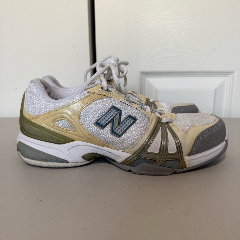 New Balance WCT1004W Women’s Tennis Shoes Size 8 B Narrow White Silver Blue